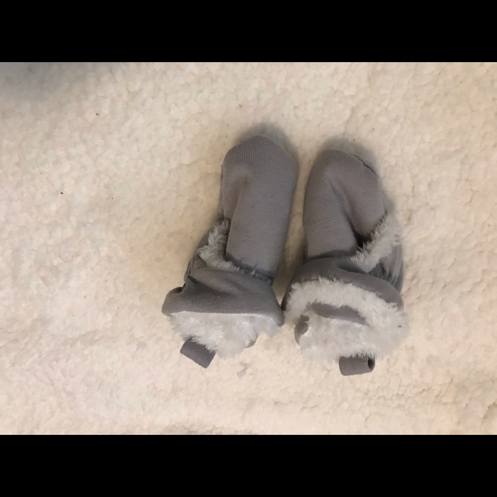 Newborn Carter’s Booties